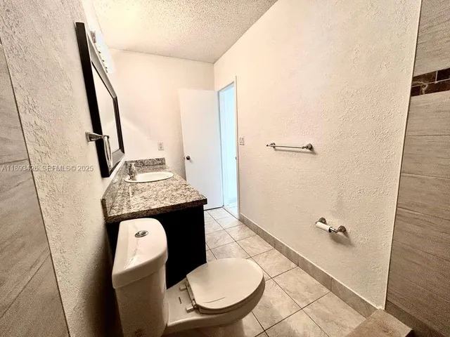 $1,900 | 4920 Northwest 79th Avenue, Unit 307, Doral, FL 33166