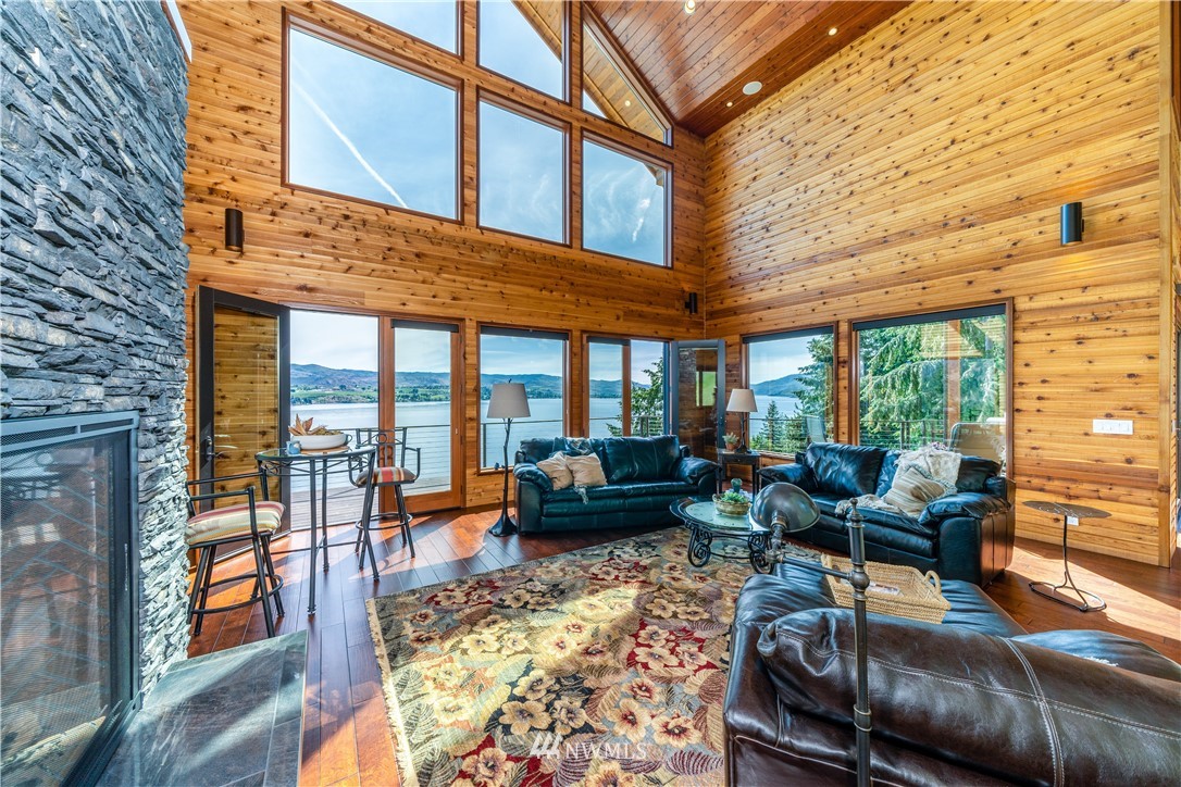 8541 South Lakeshore Road Chelan, WA 98816 - Photo 11 of 22 Gallery Image 11