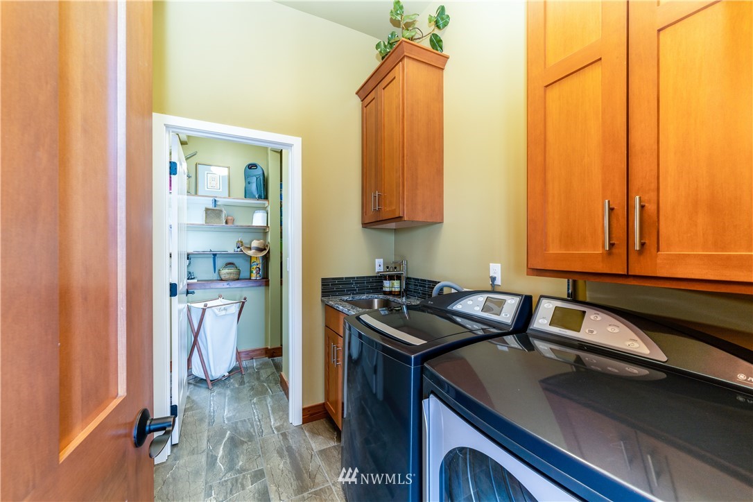 8541 South Lakeshore Road Chelan, WA 98816 - Photo 20 of 22 Gallery Image 20