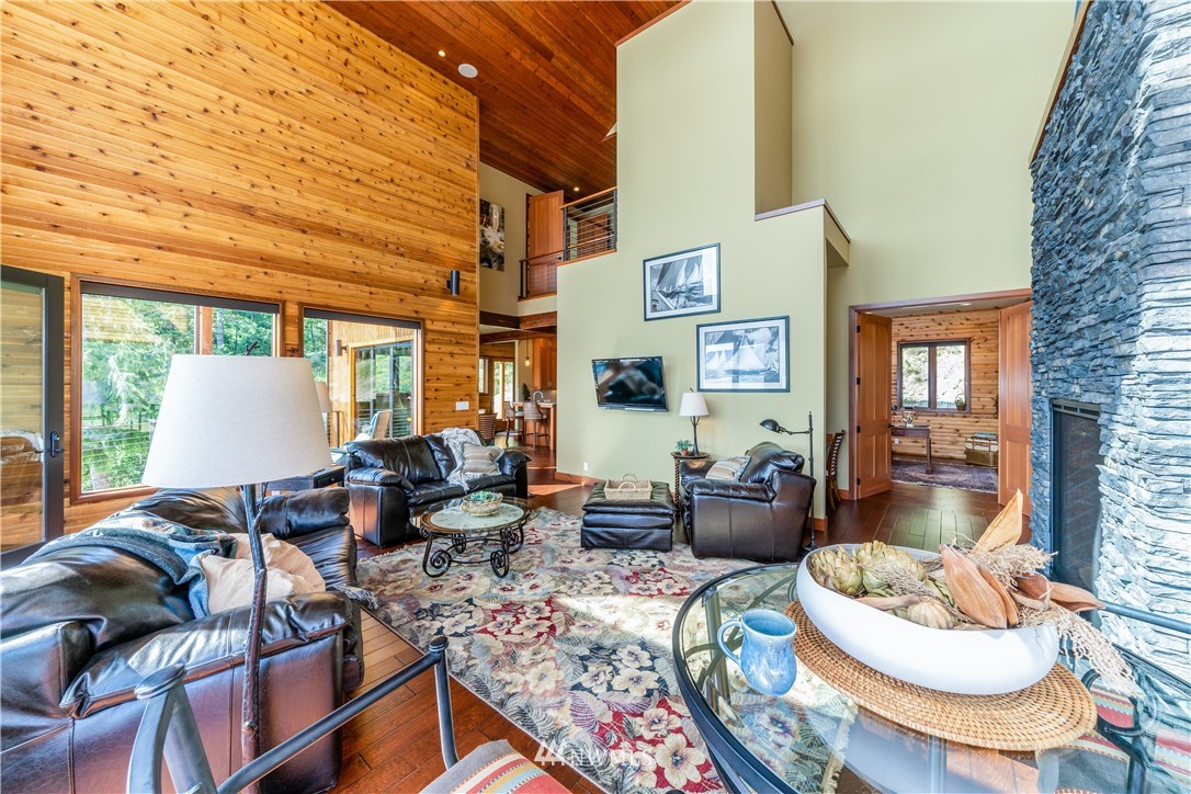 8541 South Lakeshore Road Chelan, WA 98816 - Photo 10 of 22 Gallery Image 10