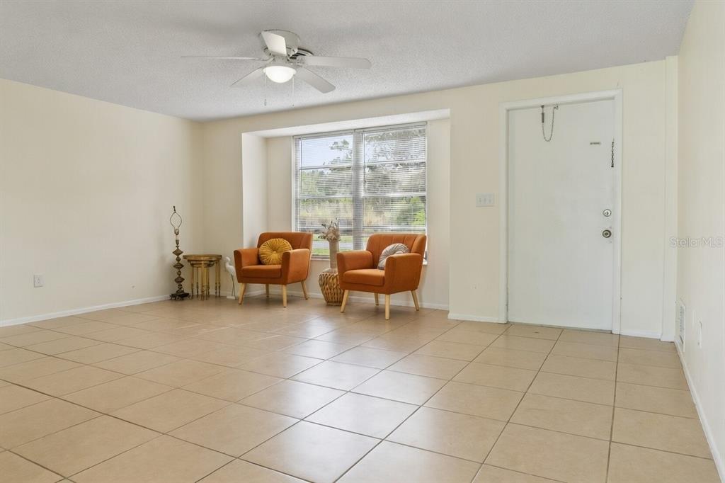 340 Periwinkle Road Venice, FL 34293 - Photo 9 of 36