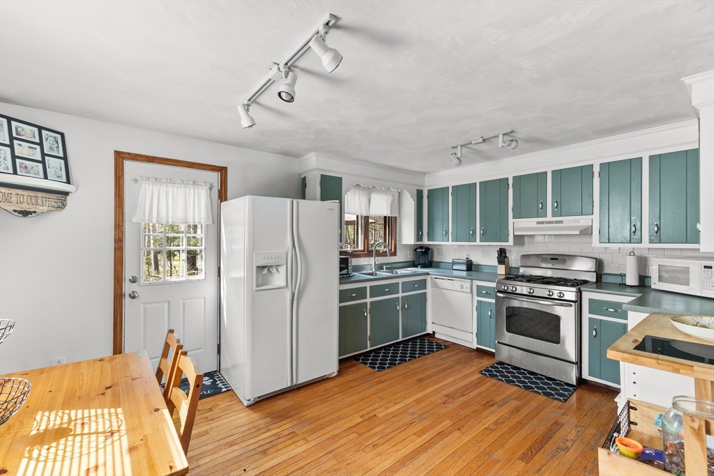 710 Sharps Lot Road Swansea, MA 02777 - Photo 11 of 37 Gallery Image 11