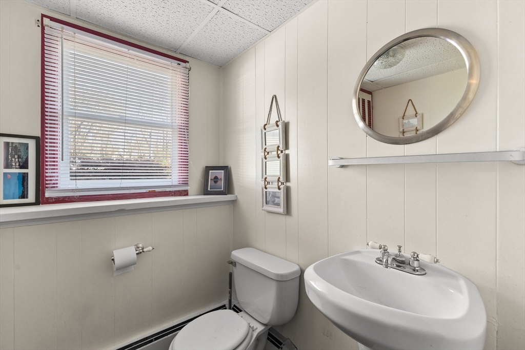 710 Sharps Lot Road Swansea, MA 02777 - Photo 29 of 37 Gallery Image 29