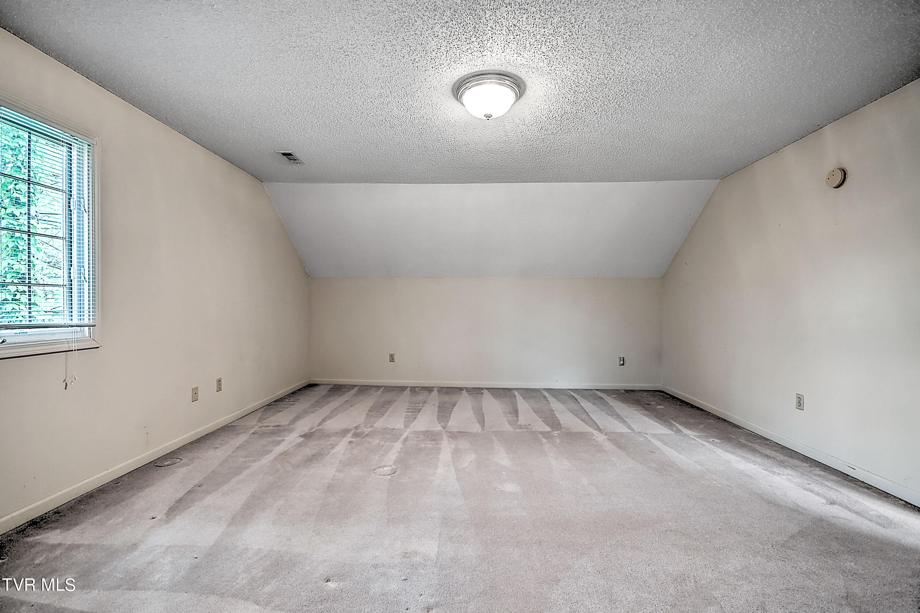 143 Rippling Run Road Kingsport, TN 37663 - Photo 45 of 69 143 Rippling Interior-37