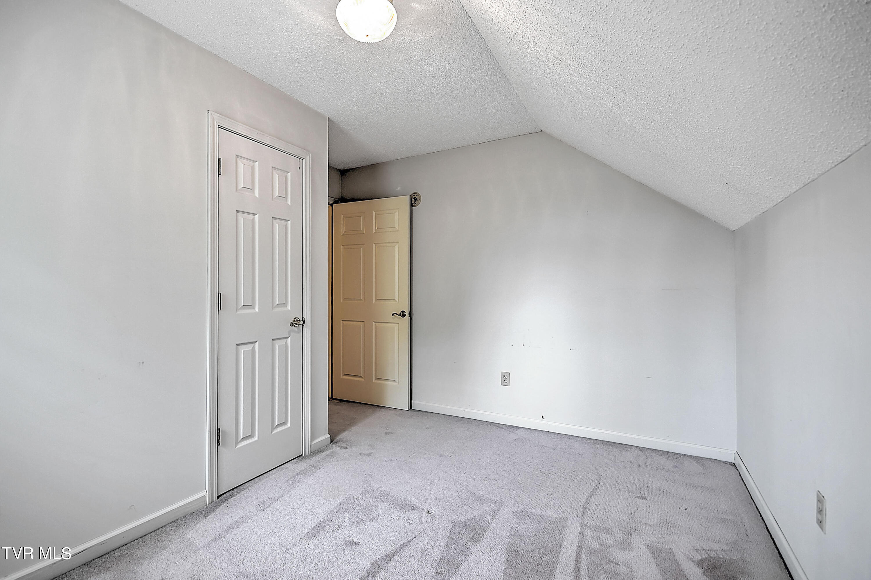 143 Rippling Run Road Kingsport, TN 37663 - Photo 54 of 69 143 Rippling Interior-46
