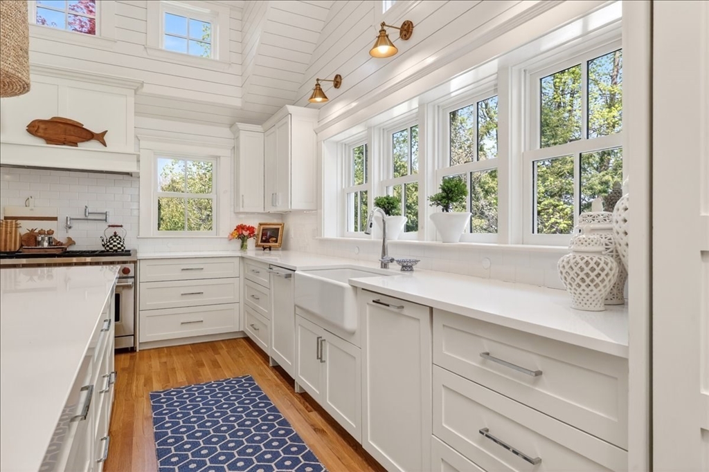 30 Spring Street Hingham, MA 02043 - Photo 9 of 40