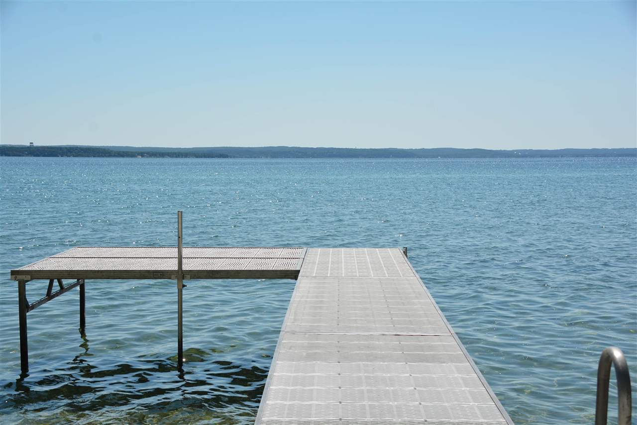 10649 Bluff Road Traverse City, MI 49686 - Photo 5 of 39 1892587-4.JPG