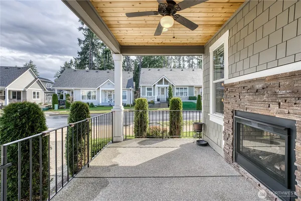 $779,950 | 1053 11th Tee Drive, Unit 32, Fircrest, WA 98466