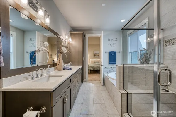 $779,950 | 1053 11th Tee Drive, Unit 32, Fircrest, WA 98466