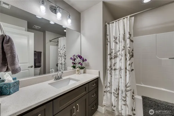 $779,950 | 1053 11th Tee Drive, Unit 32, Fircrest, WA 98466