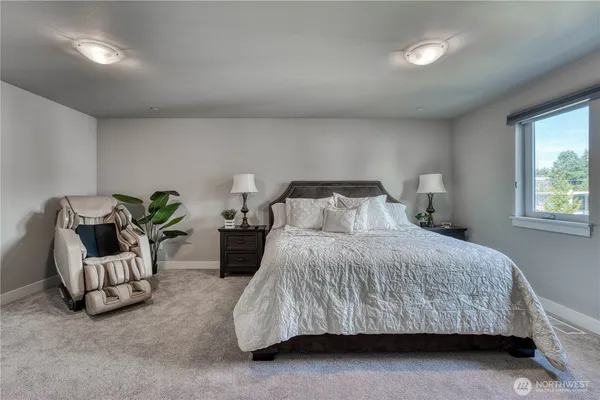 $779,950 | 1053 11th Tee Drive, Unit 32, Fircrest, WA 98466