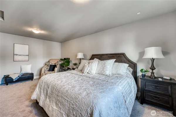 $779,950 | 1053 11th Tee Drive, Unit 32, Fircrest, WA 98466