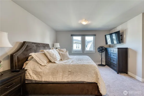 $779,950 | 1053 11th Tee Drive, Unit 32, Fircrest, WA 98466