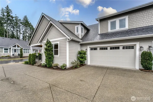 $779,950 | 1053 11th Tee Drive, Unit 32, Fircrest, WA 98466