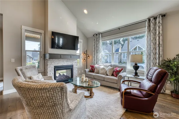 $779,950 | 1053 11th Tee Drive, Unit 32, Fircrest, WA 98466