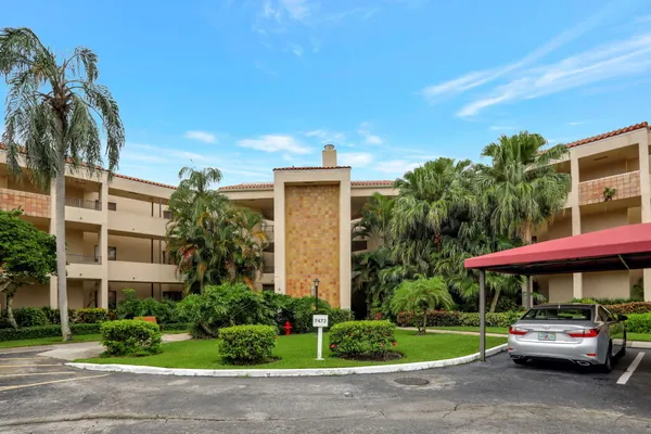 $4,000 | 7472 La Paz Boulevard, Unit 302, Boca Raton, FL 33433