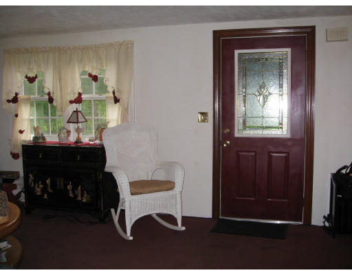 8 MacArthur Road Beverly, MA 01915 - Photo 3 of 10 Gallery Image 3