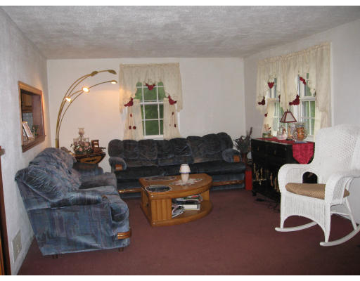 8 MacArthur Road Beverly, MA 01915 - Photo 4 of 10 Gallery Image 4