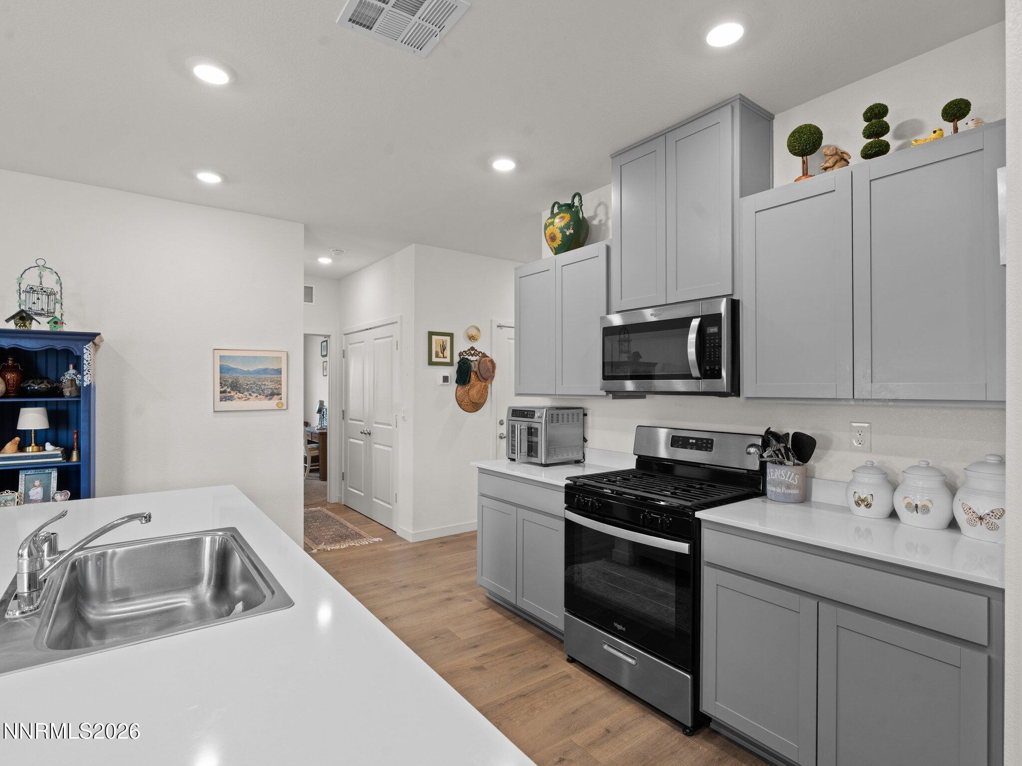 305 Mountain Spring Dayton, NV 89403 - Photo 10 of 39 305 Mountain Spg Ct-111