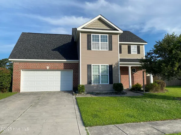 $1,950 | 105 Moonstone Court, Jacksonville, NC 28546