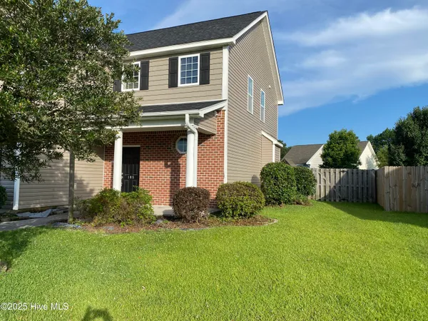 $1,950 | 105 Moonstone Court, Jacksonville, NC 28546