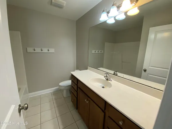 $1,950 | 105 Moonstone Court, Jacksonville, NC 28546