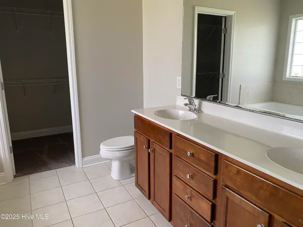 $1,950 | 105 Moonstone Court, Jacksonville, NC 28546