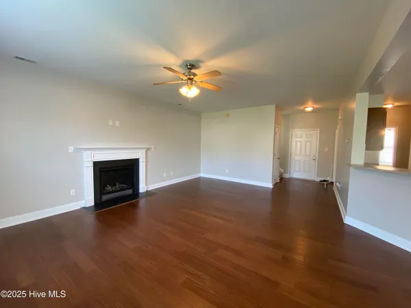 $1,950 | 105 Moonstone Court, Jacksonville, NC 28546