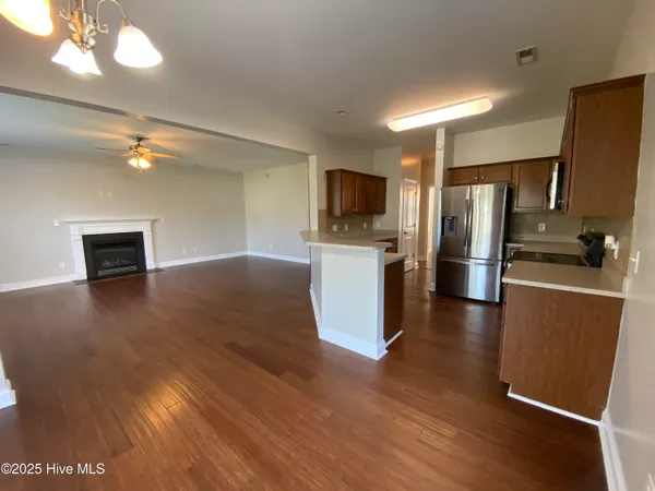 $1,950 | 105 Moonstone Court, Jacksonville, NC 28546