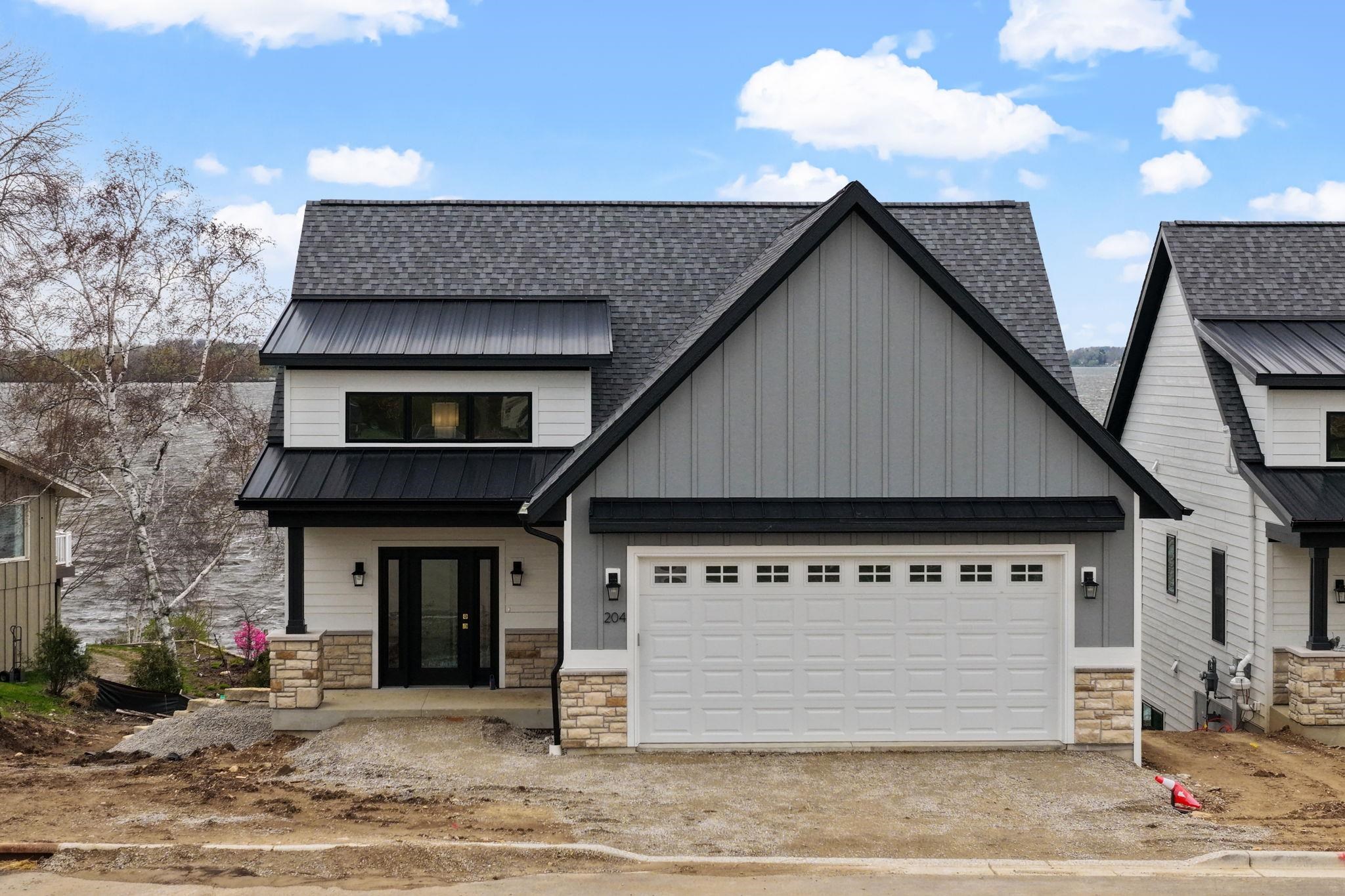 204 Lakeview Circle Beaver Dam, WI 53916 - Photo 2 of 40