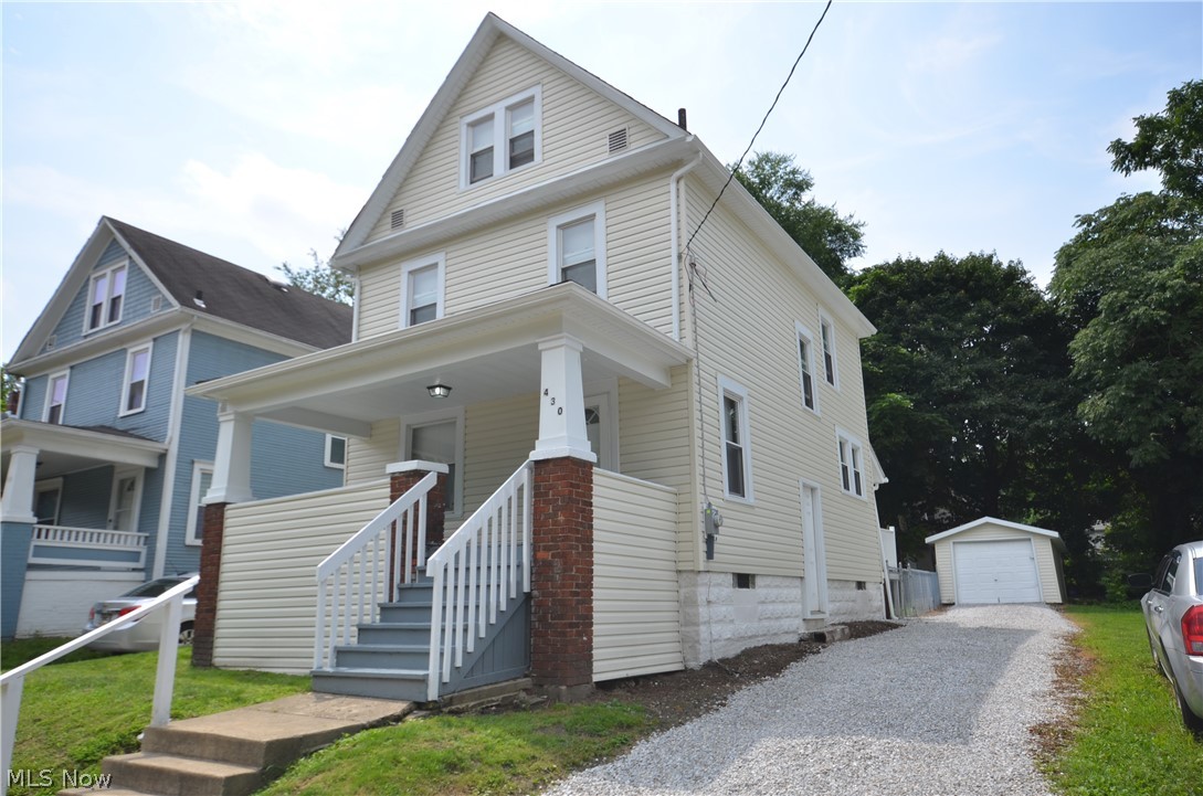430 Alexander Street Akron, OH 44306 - Photo 3 of 23