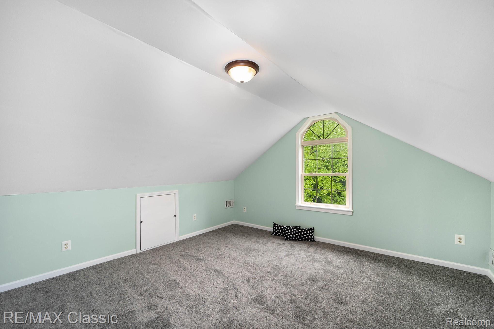 1820 Union Lake Road Commerce Township, MI 48382 - Photo 34 of 47 Master or 3rd Bedroom