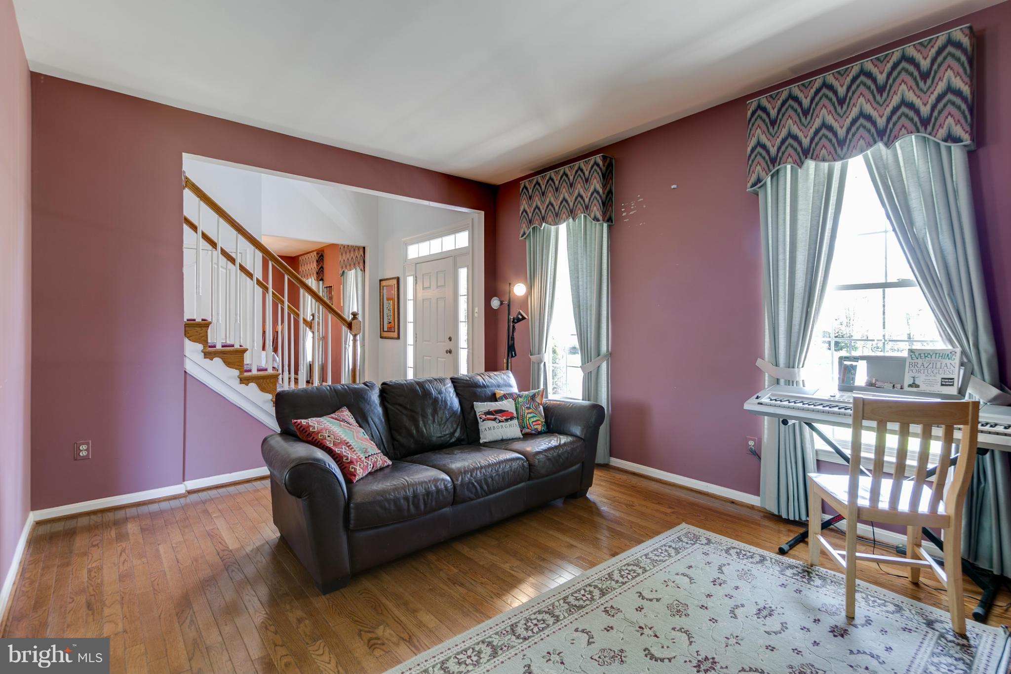 6557 Guilford Road Clarksville, MD 21029 - Photo 4 of 28 Living Room