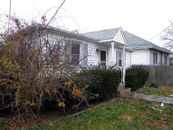 55 Newport Road Hull, MA 02045 - Photo 2 of 3 a view of a yard in front of house