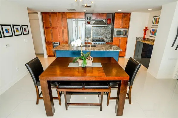 $619,990 | 1120 East Kennedy Boulevard, Unit 1212, Tampa, FL 33602