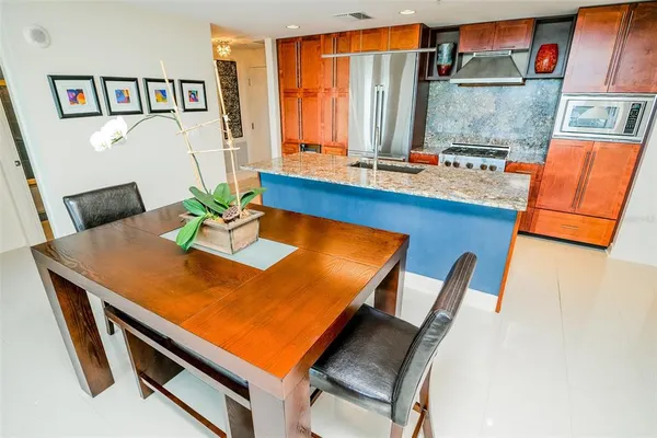 $619,990 | 1120 East Kennedy Boulevard, Unit 1212, Tampa, FL 33602