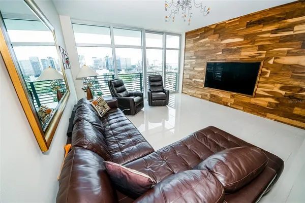 $619,990 | 1120 East Kennedy Boulevard, Unit 1212, Tampa, FL 33602