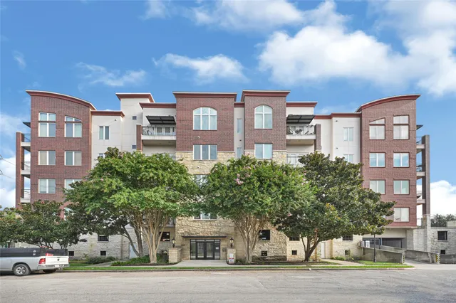 $288,800 | 1900 Genesee Street, Unit 310, Houston, TX 77006