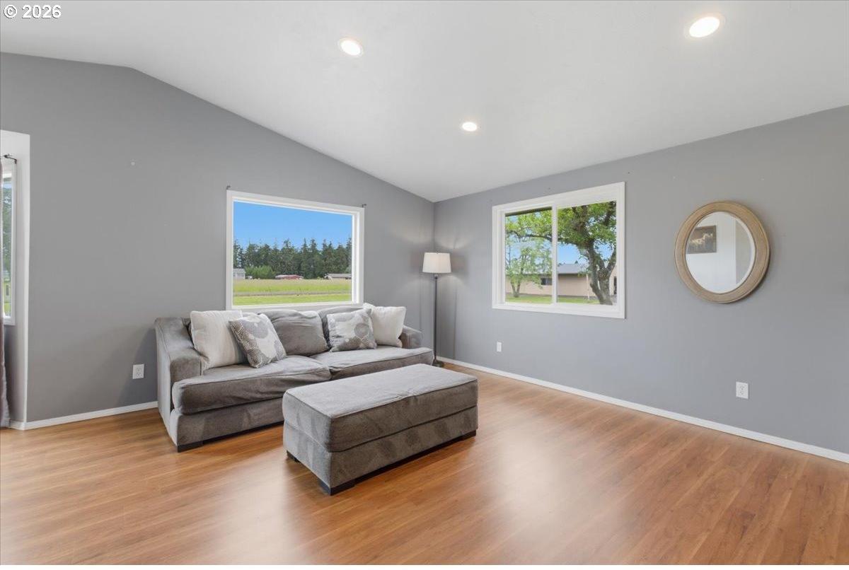 39129 Groshong Road Northeast Albany, OR 97321 - Photo 10 of 48 Gallery Image 10