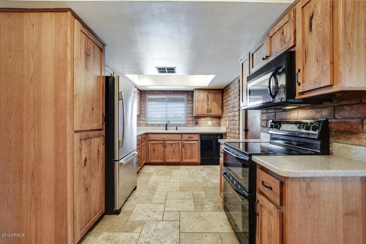 1002 East Maddock Road Phoenix, AZ 85086 - Photo 12 of 49 Kitchen 2