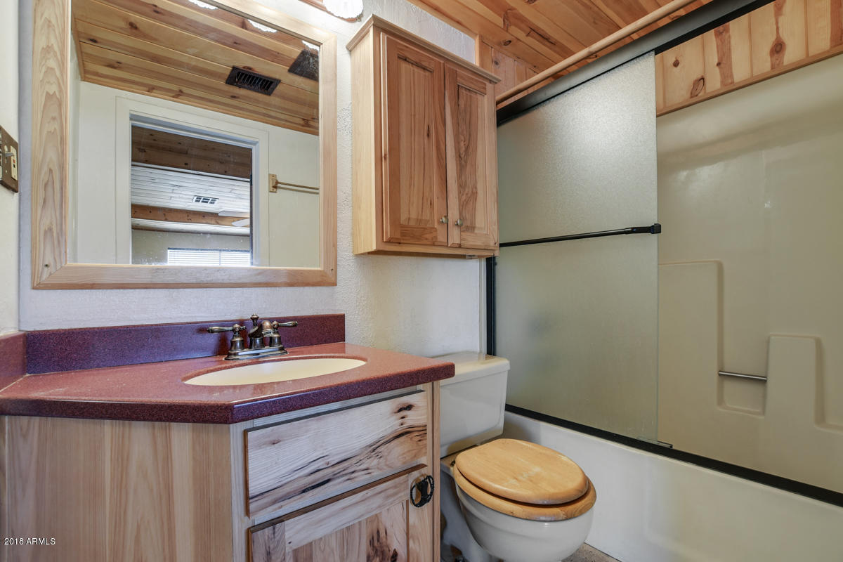 1002 East Maddock Road Phoenix, AZ 85086 - Photo 24 of 49 bath connecting br1 and master