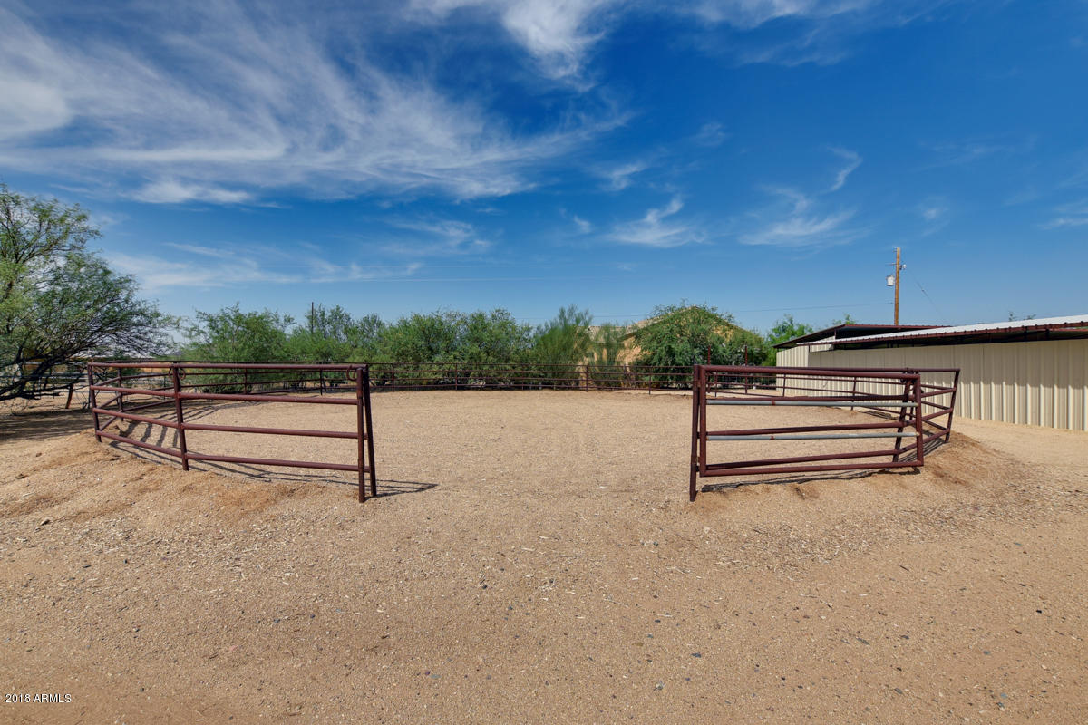 1002 East Maddock Road Phoenix, AZ 85086 - Photo 36 of 49 Round pen - welded