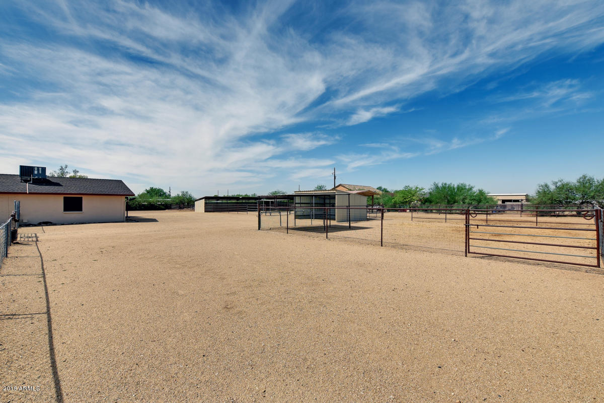 1002 East Maddock Road Phoenix, AZ 85086 - Photo 37 of 49 Turnout and horse set up area