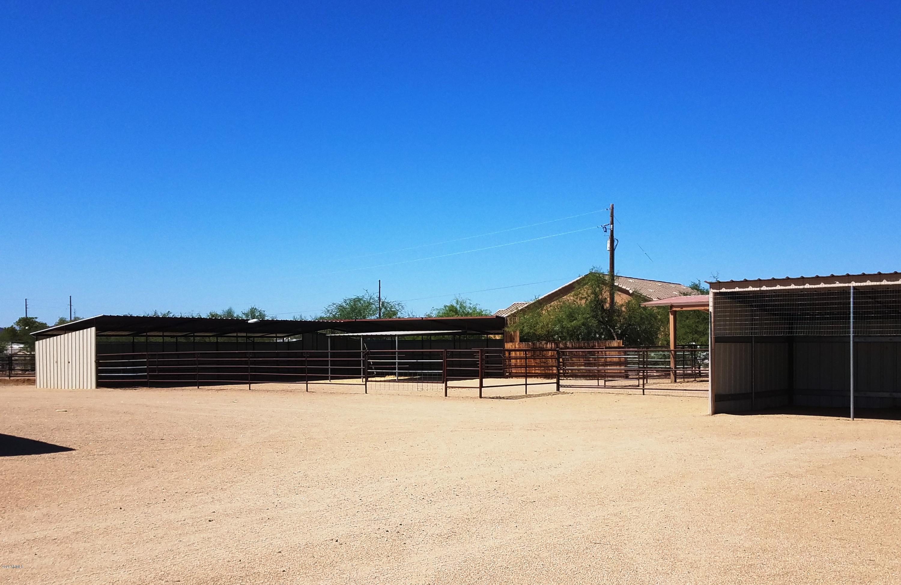 1002 East Maddock Road Phoenix, AZ 85086 - Photo 45 of 49 stalls and turnout 1