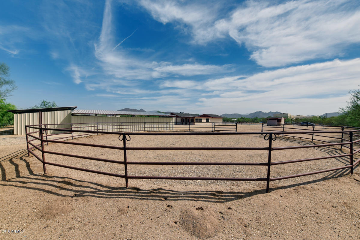 1002 East Maddock Road Phoenix, AZ 85086 - Photo 5 of 49 Round pen - welded - 60ft
