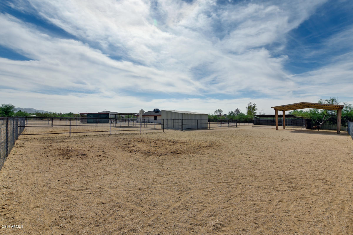 1002 East Maddock Road Phoenix, AZ 85086 - Photo 6 of 49 horse set up - 3 turnouts - 6 stalls