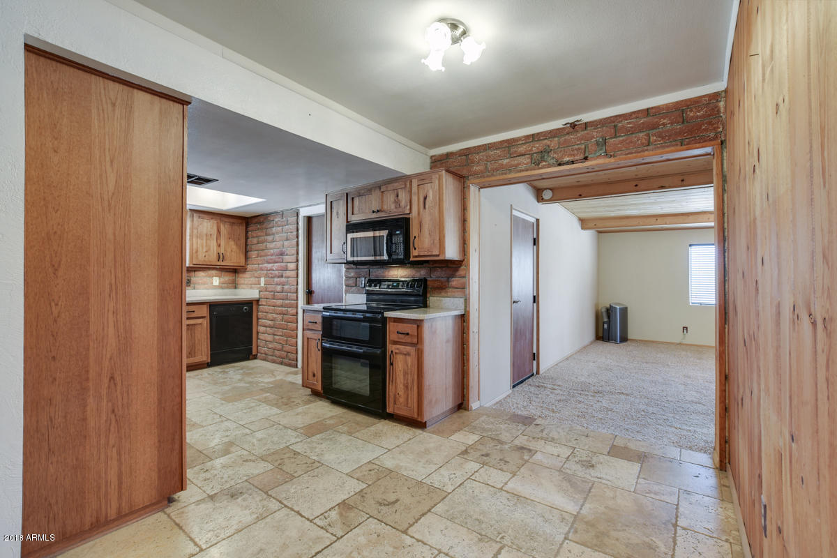 1002 East Maddock Road Phoenix, AZ 85086 - Photo 10 of 49 kitchen - dining area