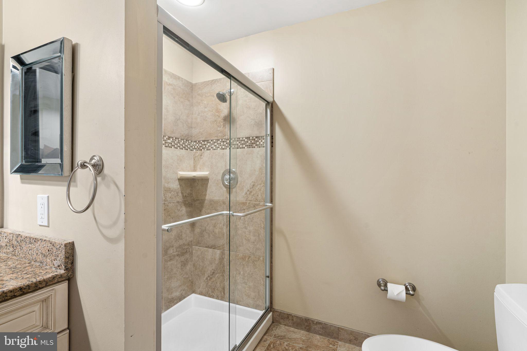 503 Brighton Road, Unit 5C Devon, PA 19333 - Photo 20 of 34 Primary Bathroom