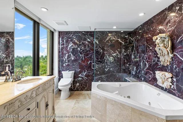 a view of entryway with washer and dryer