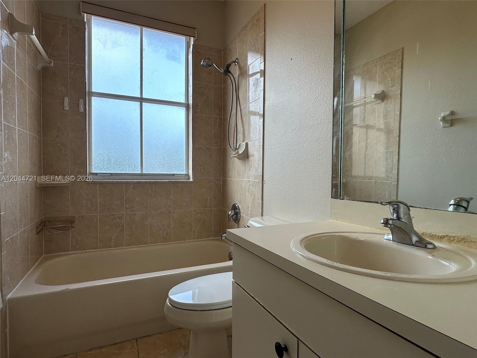 13741 Southwest 274th Terrace Homestead, FL 33032 - Photo 21 of 35 Bathroom 2